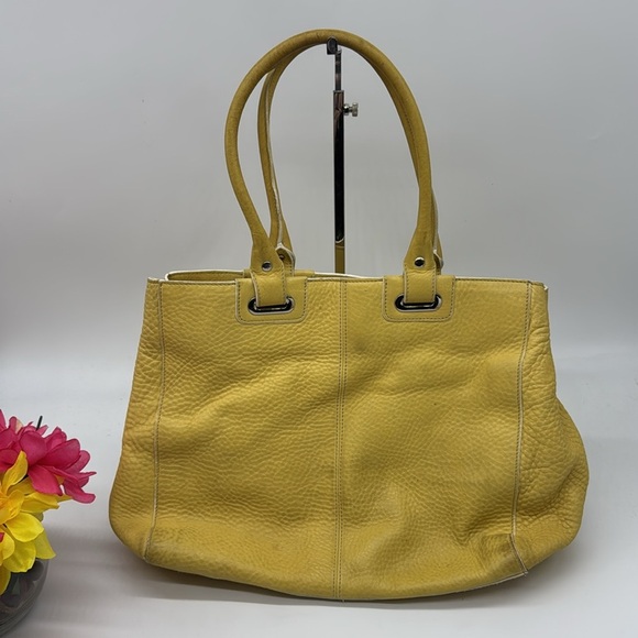 Levenger Yellow Soft Pebble Leather Shoulder Bag MCB8805A - Picture 2 of 16